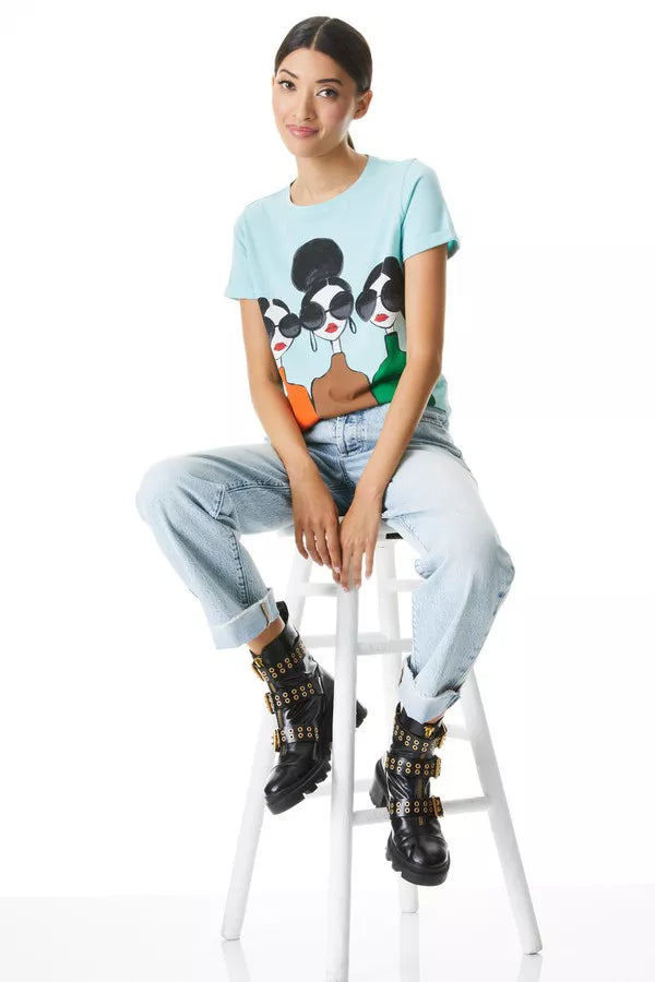 Camisa Shira Roll Sleeve Tee en Turquesa: Estilo Relajado y Sofisticado