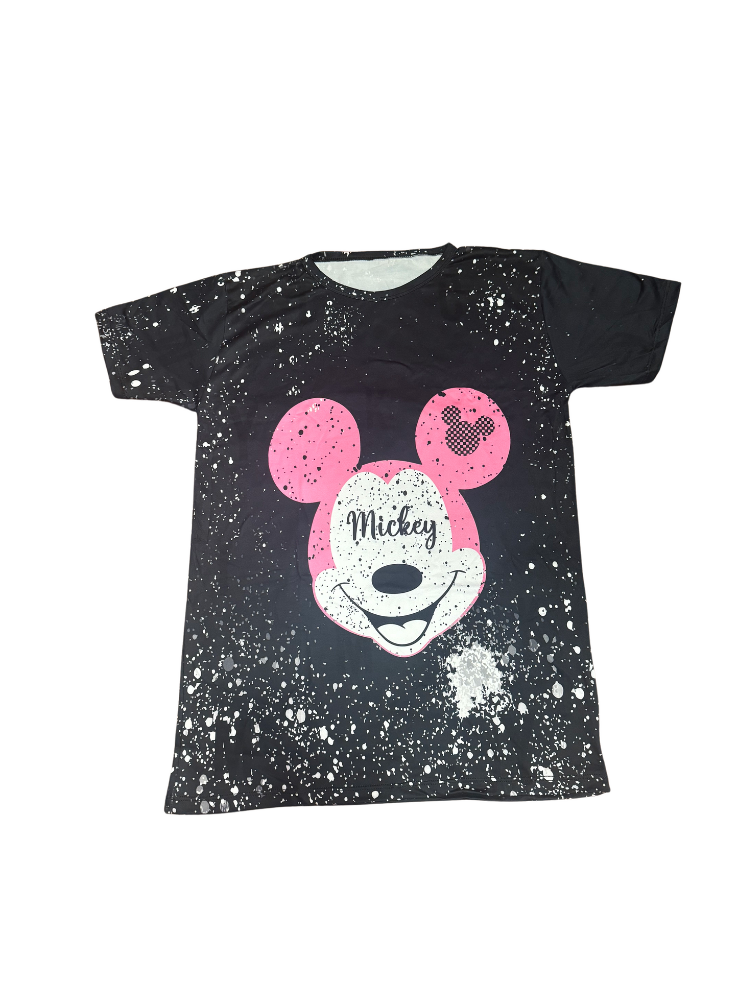 "Blusón de Mickey Mouse: Estilo y Diversión en un Solo Diseño"