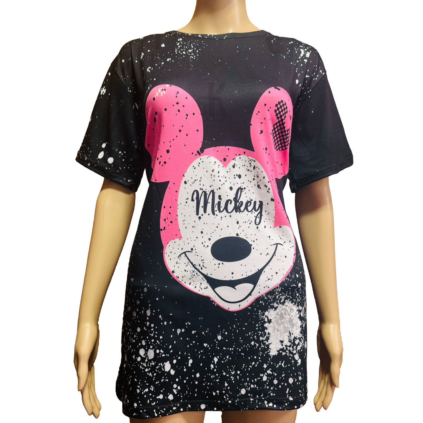 "Blusón de Mickey Mouse: Estilo y Diversión en un Solo Diseño"